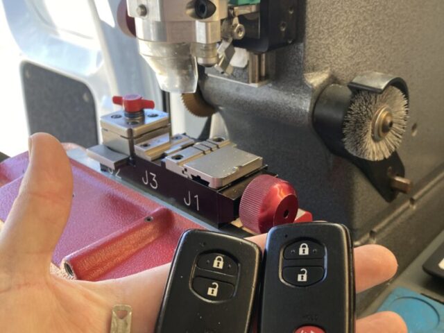 How Dependable Is an Automotive Locksmith Offering Lincoln Car Key Support in Bangor?